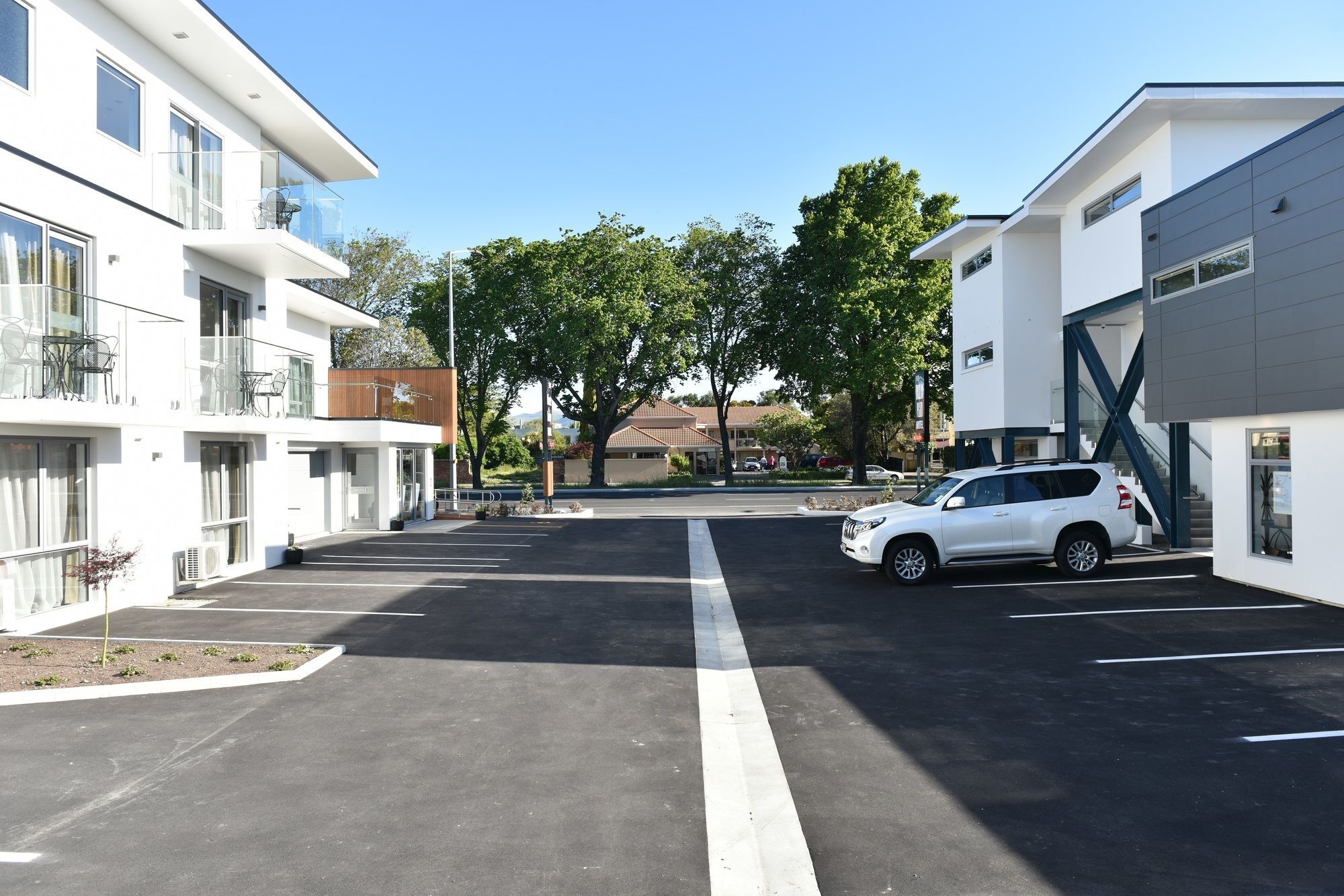 Bealey Plaza Motel Christchurch Bagian luar foto The courtyard of the hotel