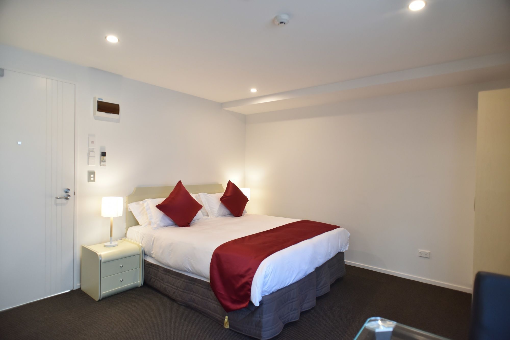Bealey Plaza Motel Christchurch Bagian luar foto A bedroom at the hotel